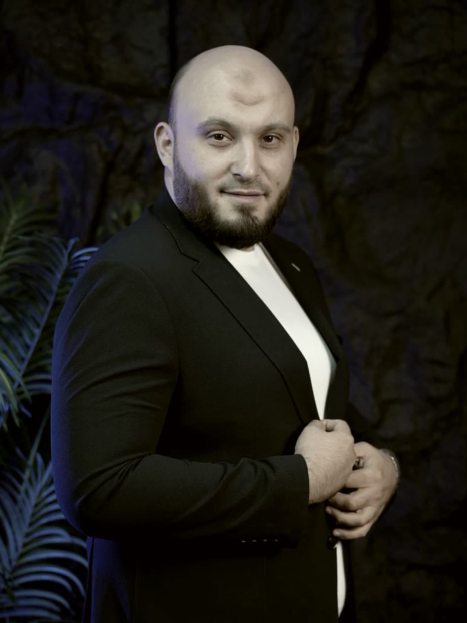 Elyor Orifjonov — SEM Travel direktori
